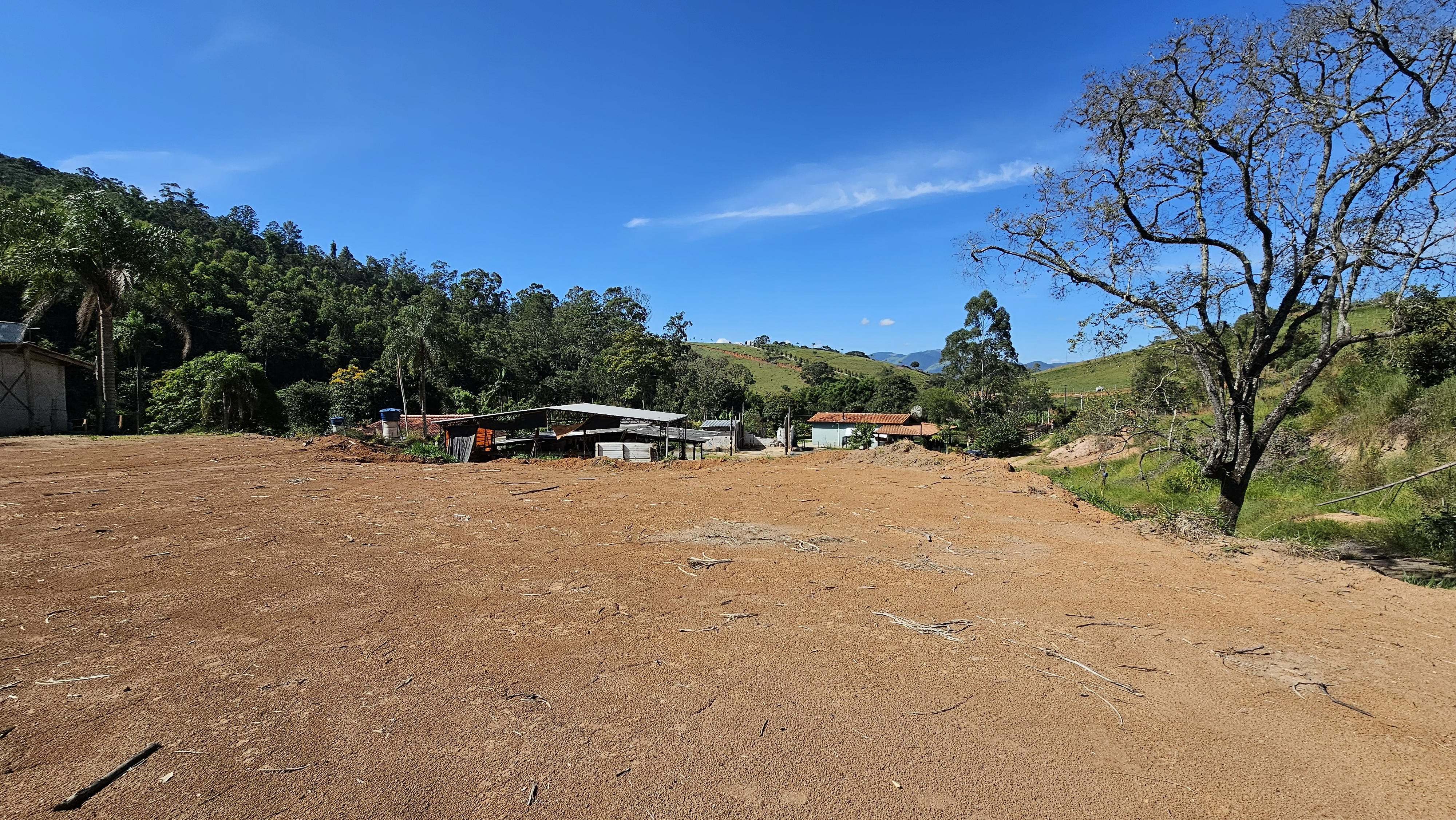 LOTE À VENDA – 1.000m² | PIRACAIA-SP