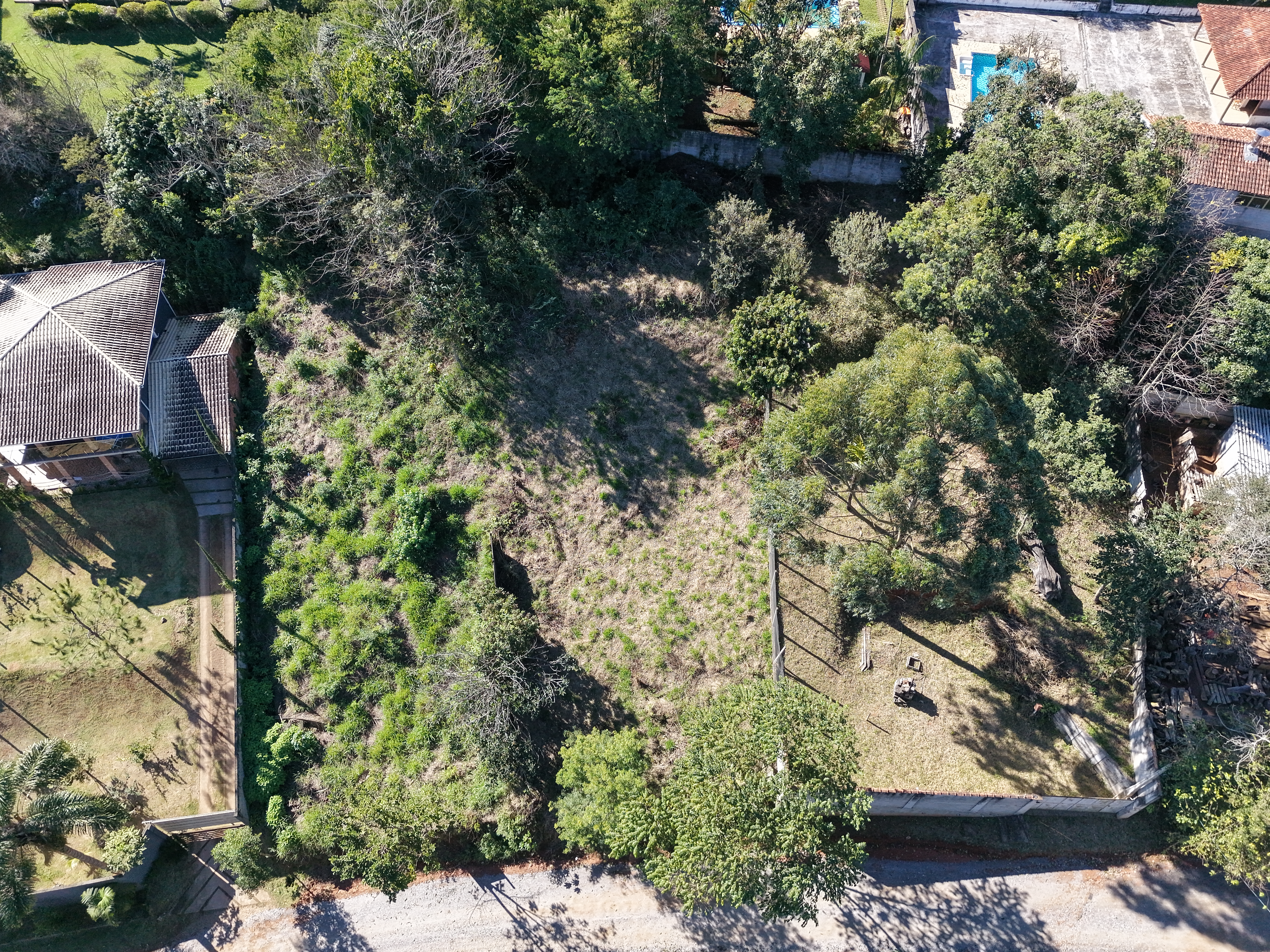 TERRENO Á VENDA - 720m² - JARDIM SANTOS REIS - PIRACAIA/SP