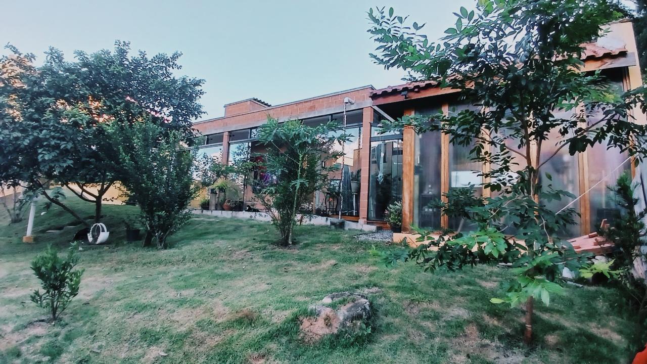 Excelente Imóvel localizado no Bairro Jardim Cláudia